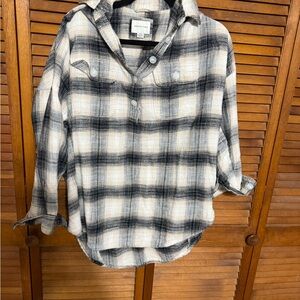 American Eagle Outfitters Black and Cream Plaid Shirt